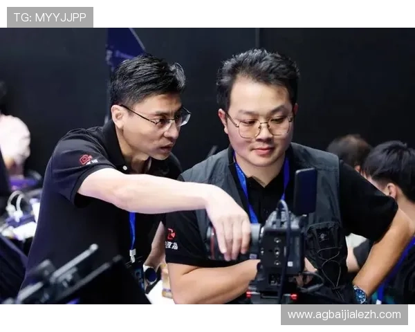 选择AG真人娱乐平台享受高品质真人直播体验，专业客服全天候为您提供贴心服务